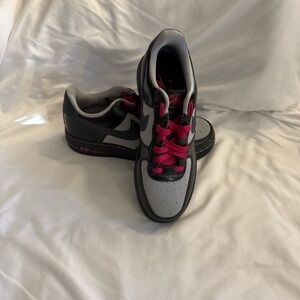 EUC Nike Air Force 1 Retro Sneakers